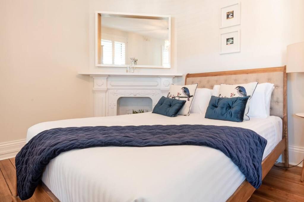 Historic Beauty In The Cbd! Parking And Wifi Apartment Launceston Exterior photo