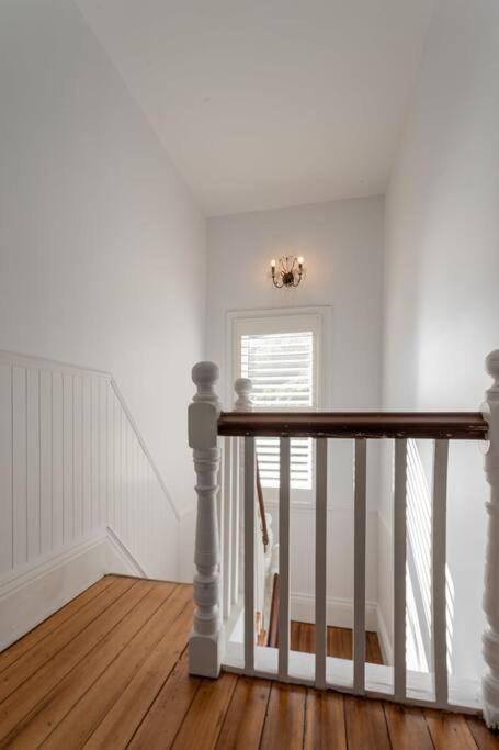 Historic Beauty In The Cbd! Parking And Wifi Apartment Launceston Exterior photo